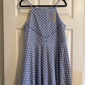 Embroidered short blue dress